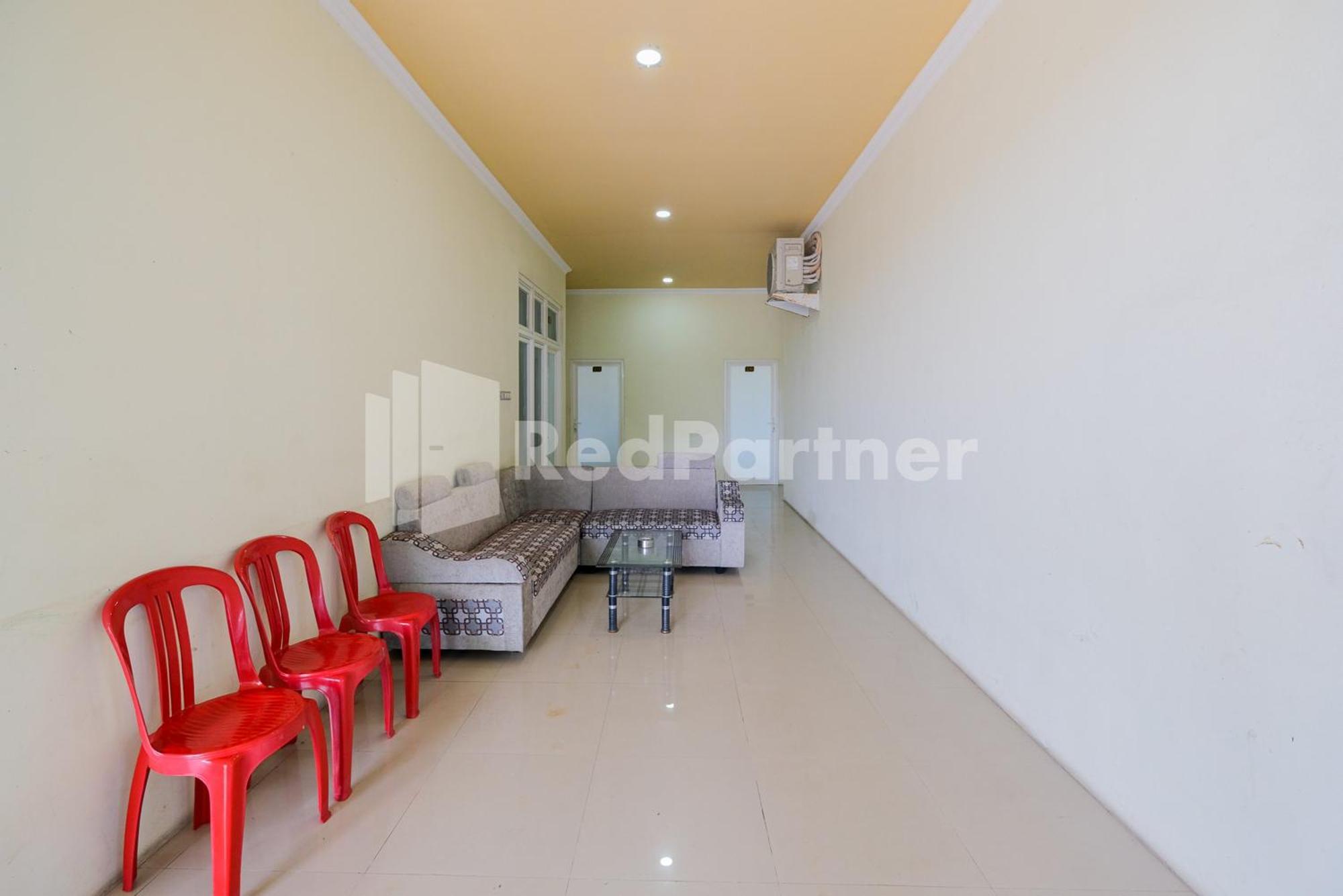 Grand Kencana Guesthouse Syariah Near Wisata Bahari Lamongan Paciran Esterno foto