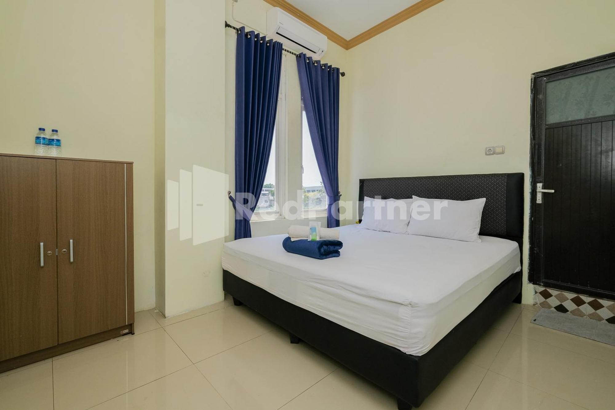 Grand Kencana Guesthouse Syariah Near Wisata Bahari Lamongan Paciran Esterno foto