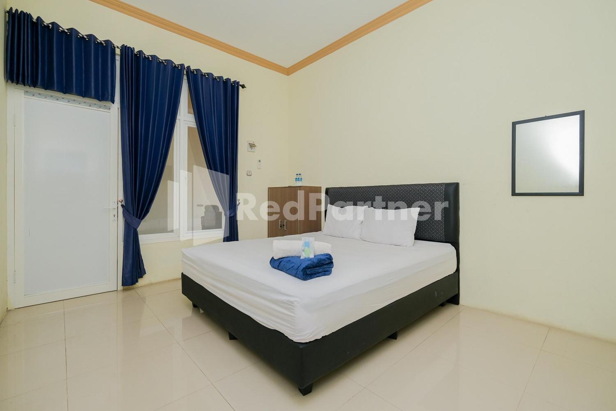 Grand Kencana Guesthouse Syariah Near Wisata Bahari Lamongan Paciran Esterno foto