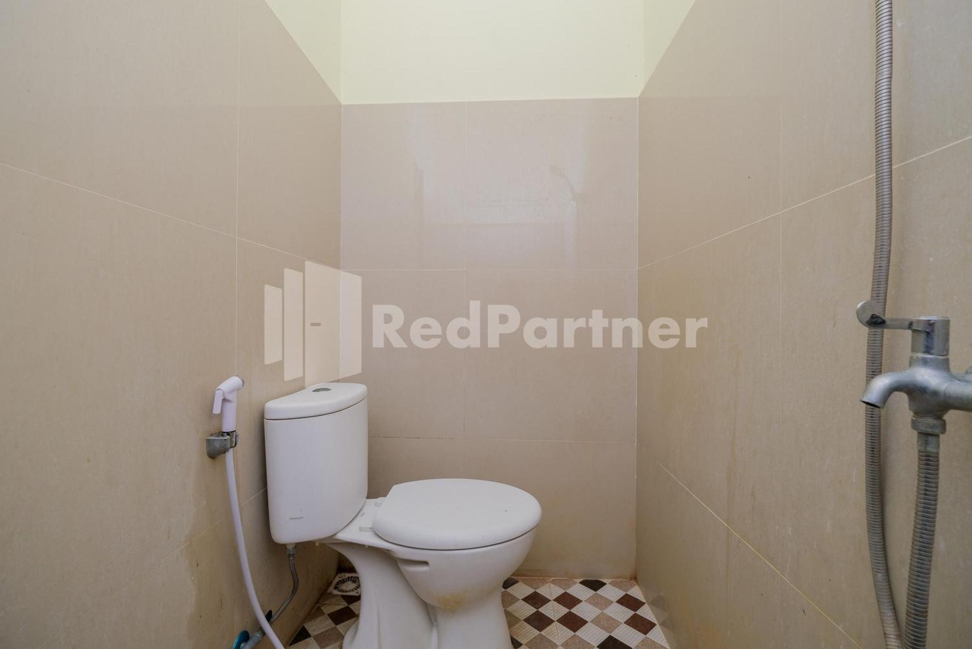 Grand Kencana Guesthouse Syariah Near Wisata Bahari Lamongan Paciran Esterno foto