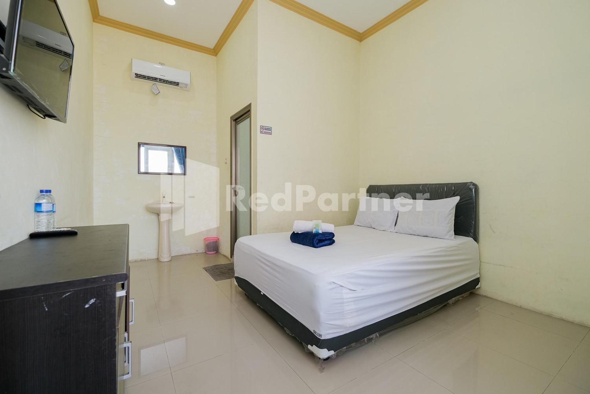 Grand Kencana Guesthouse Syariah Near Wisata Bahari Lamongan Paciran Esterno foto