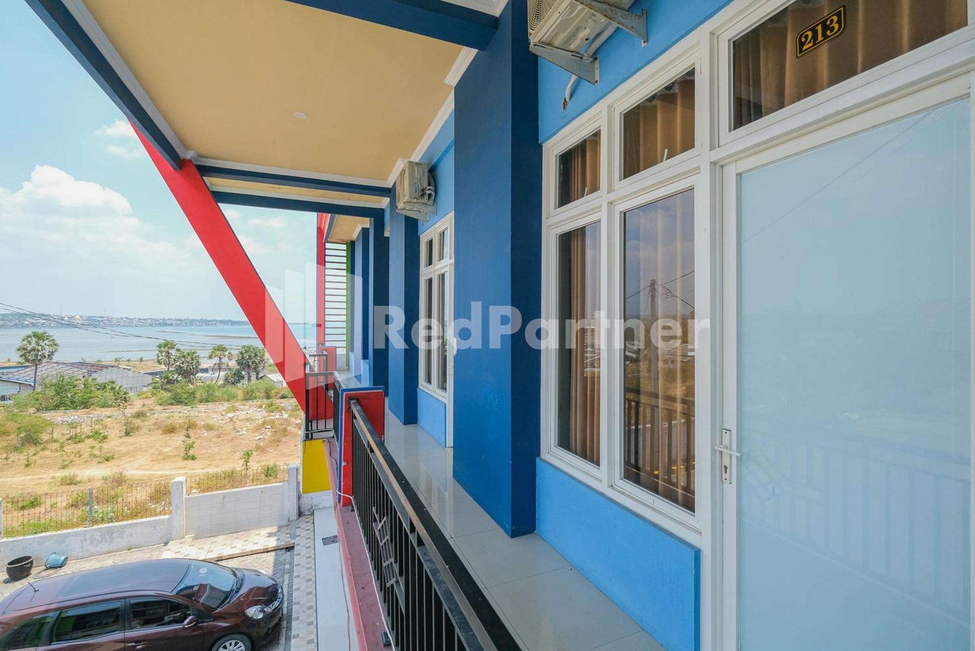 Grand Kencana Guesthouse Syariah Near Wisata Bahari Lamongan Paciran Esterno foto