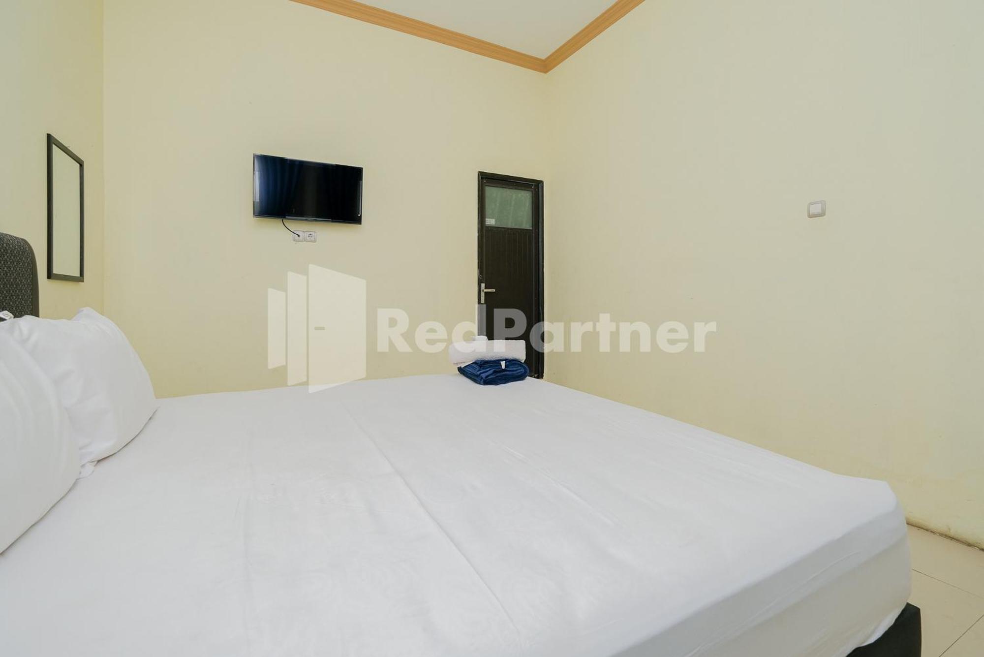 Grand Kencana Guesthouse Syariah Near Wisata Bahari Lamongan Paciran Esterno foto