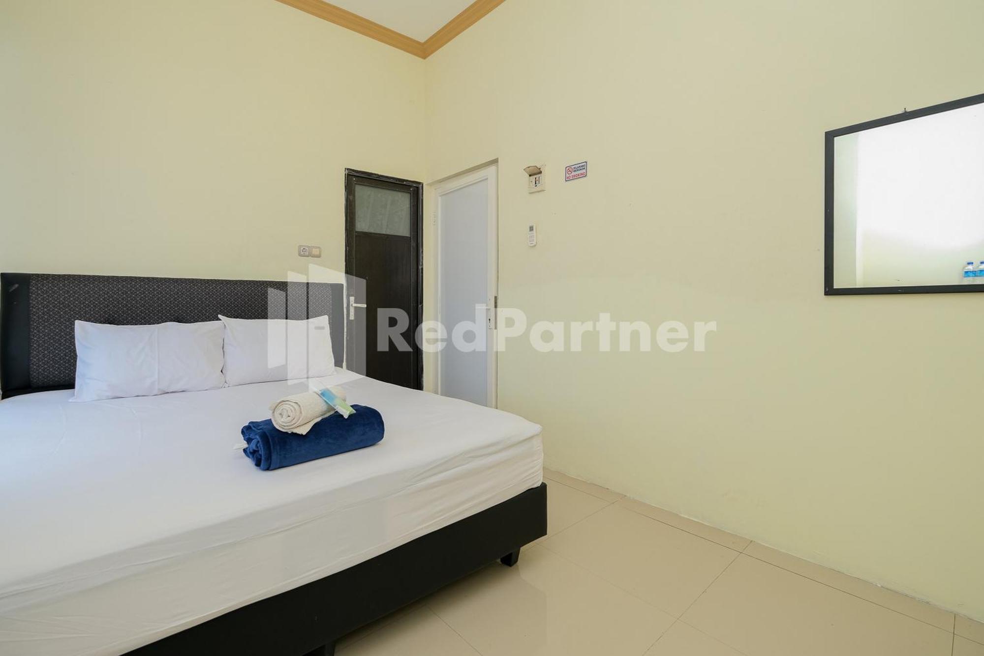 Grand Kencana Guesthouse Syariah Near Wisata Bahari Lamongan Paciran Esterno foto